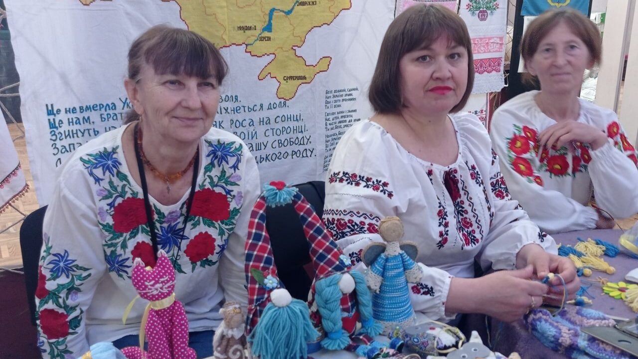 Поєднатися у спільних справах: ресоціалізація втікачів від війни
